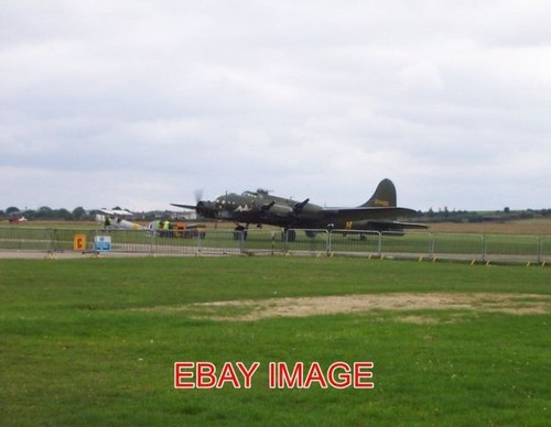 Photo b17 sally at - photo,