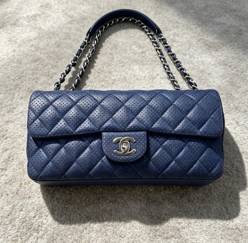 Chanel classic flap - flap, blue