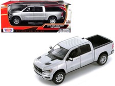 2019 RAM 1500 Laramie Crew Cab Pickup Truck Silver Metallic 1/24