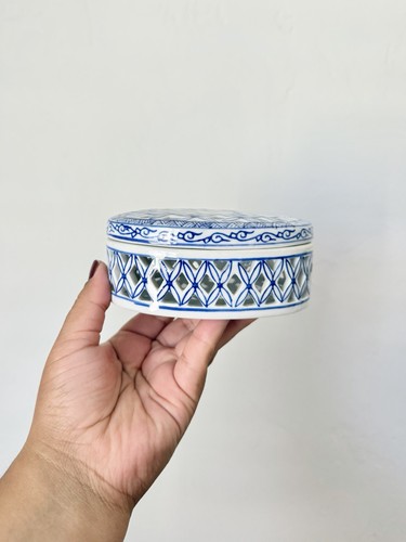 Blue and white chinoiserie - and,