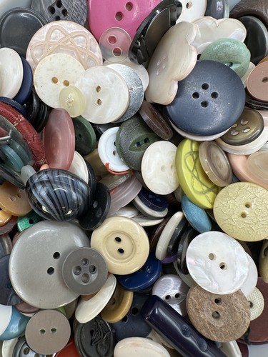 Mixed modern vintage buttons - mixed,