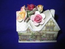 A ROYAL ALBERT  Old Country Roses House Posy Flowers Ornament