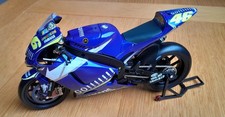 Minichamps 1:12 Yamaha YZR M1