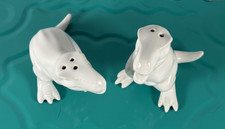 Dinosaur salt and pepper