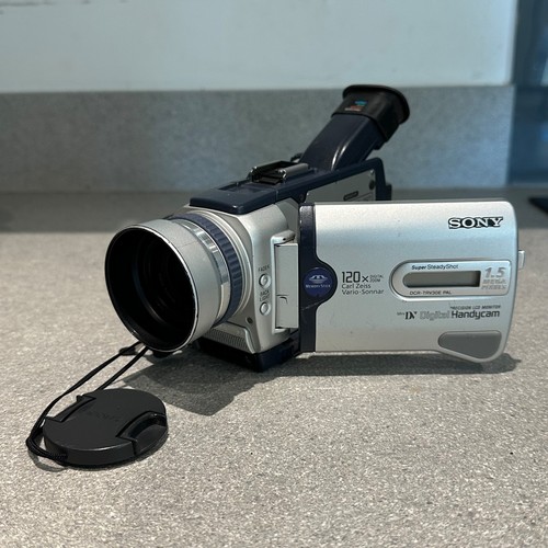 Sony dcr trv30e - mini, tape