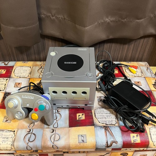 Nintendo gamecube silver game - gamecube,
