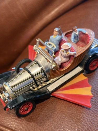 Corgi chitty bang - corgi,