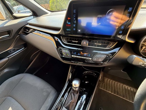 Toyota chr 2018 dynamic - toyota,