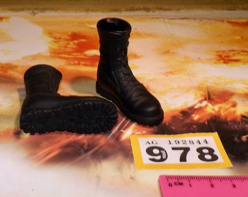 Scale modern boots for - scale, us