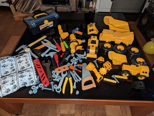 Toy construction vehicles