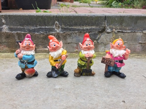 Garden ornament choice - ornament,