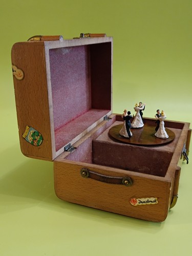 Unusual wooden suitcase - unusual, style
