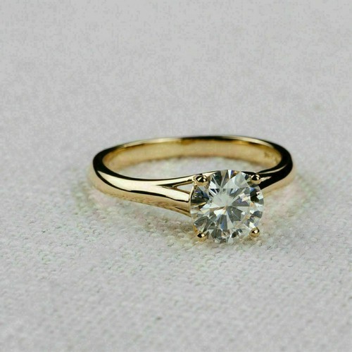 Carat round cut solitaire - carat,