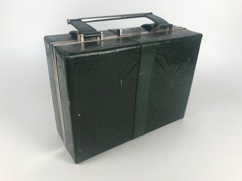 Vintage liberty green embossed - liberty,