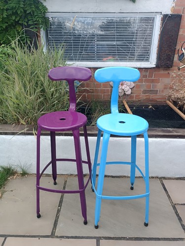 Pair vibrant metal - metal, bar