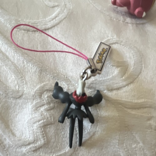 Pokémon black plastic figure - black,
