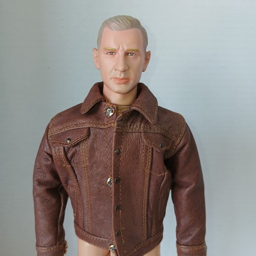 Scale real brown - 1/6,