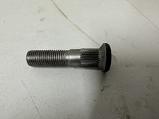 FX4 TAXI FRONT WHEEL STUD