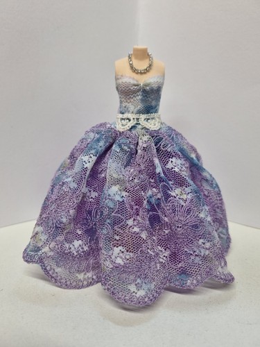 Dolls house miniatures - dolls, miniatures-