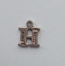 1960s-80s VINTAGE SILVER BRACELET CHARM TINY LETTER H.  CH2-6