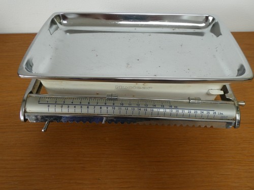 Vintage white nuclear kitchen - vintage,