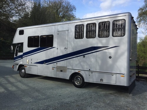 Man ton horsebox stalled - ton, (stalled