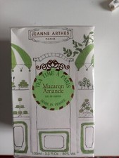 Jeanne Arthes Macaron Amande