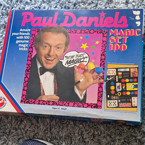 Paul daniels magic set - set, 100