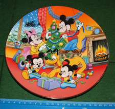 Kenleys Porcelain Disney Xmas Decorative Plate Preparing For The Festivities