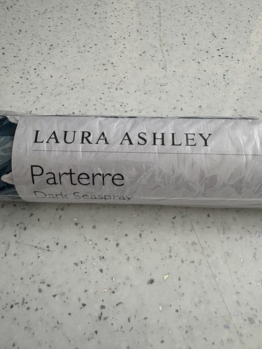 Laura ashley wallpaper - laura,
