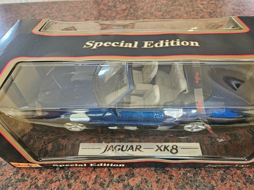 Maisto jaguar xk8 special - 1:18,