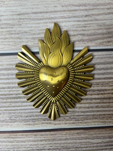 Gold sacred heart milagro wall - gold,