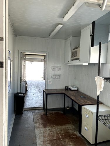 Shipping container - ft,