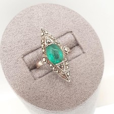 Antique 8ct Gold Emerald Paste