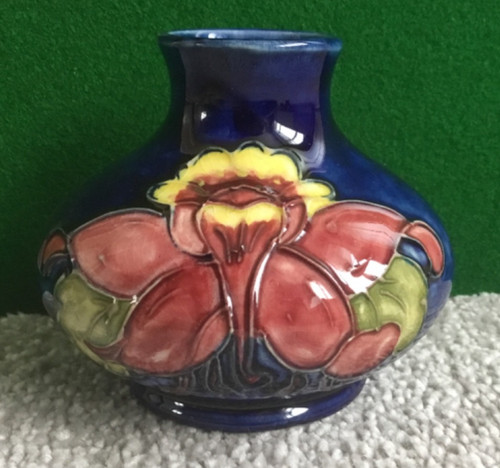 Vintage 1950 moorcroft small - moorcroft,