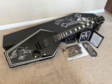 SIGNED ZAKK WYLDE Epiphone Graveyard Disciple Guitar With Coffin Hard Case. RARE