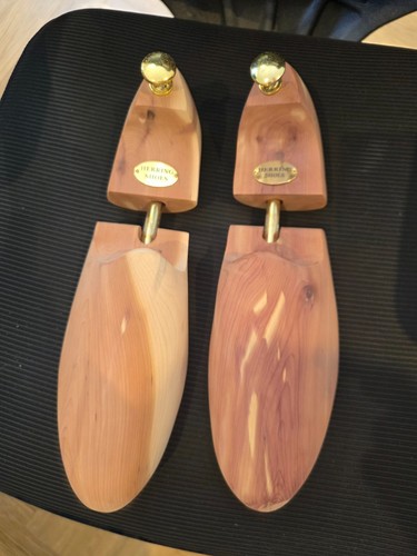 Herring cedar shoe trees - herring, pair