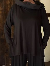 Stunning Barbara Speers Top in Black from Sahara