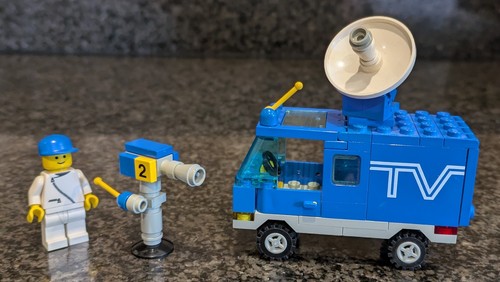 Lego town vehicles - mobile, tv