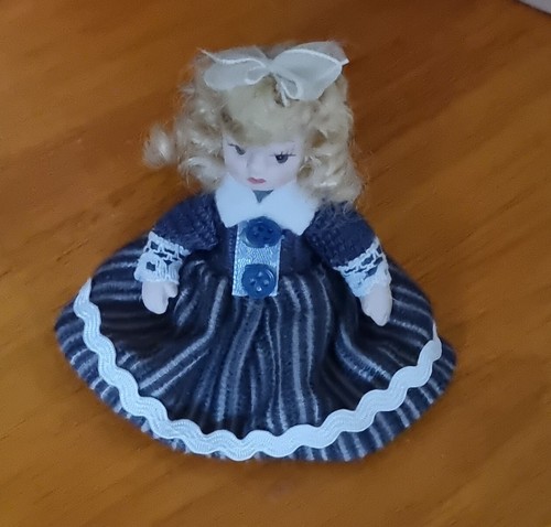 Antique small doll limbs - small,