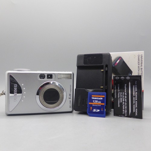 Traveler digital camera - digital,