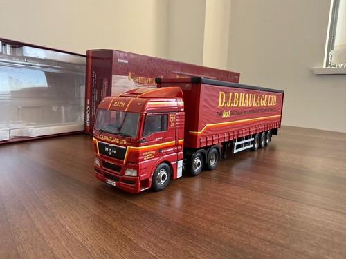 Cc15206 corgi modern truck man - truck,