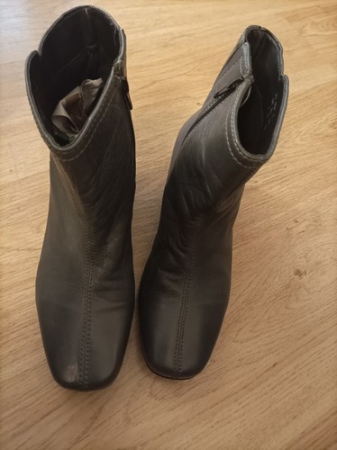 Shoe tailor dark grey - tailor,