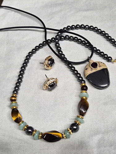 Natural hematite jewellery - natural, lot
