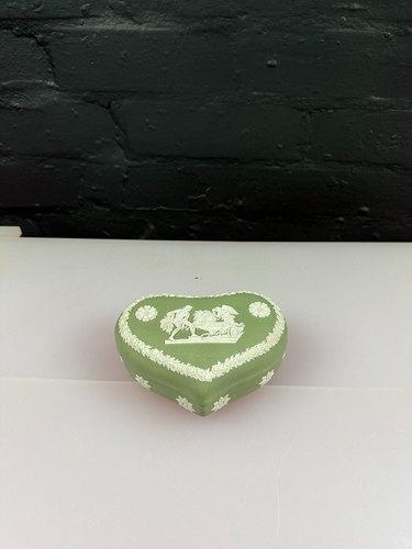 Wedgwood jasper ware green - jasper,