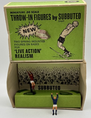 Subbuteo throw figures - throw,