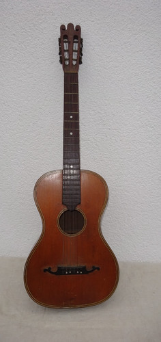Vintage guitar walking - walking,