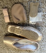 Grishko pointe shoes size 4.5 width XXXX Never worn / ribbons attached