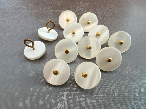 Vintage pearlescent buttons - vintage,