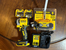 DeWALT DCF860 Cordless Compact Drill/Driver 20V & Battery 20V & Charger